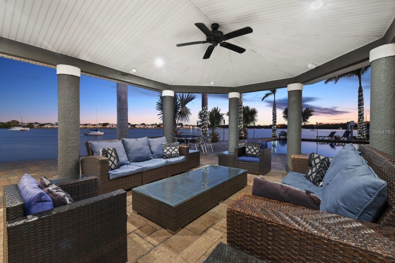 2785 Bayside Drive S, Saint Petersburg, FL 33705 Photo