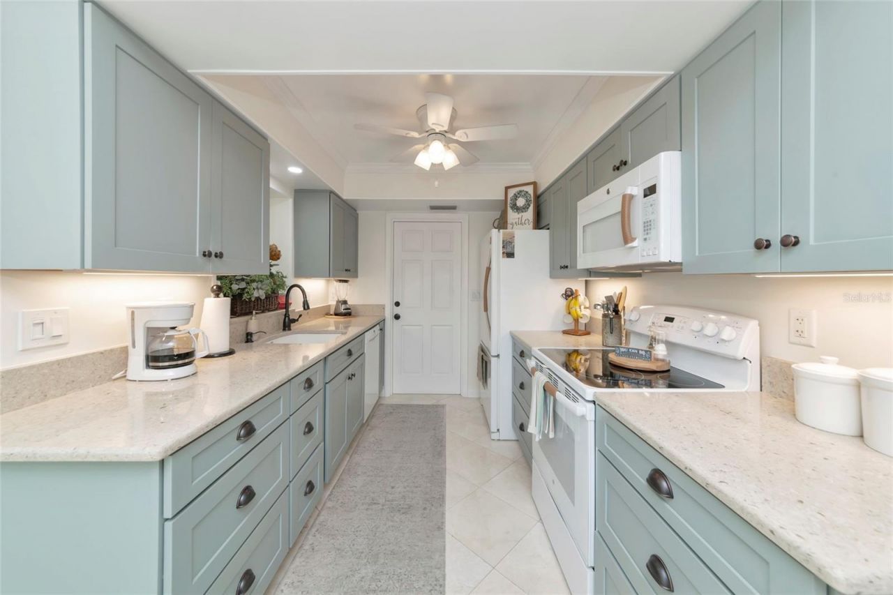 3602 Joyce Drive , Bradenton, FL 34208 Photo