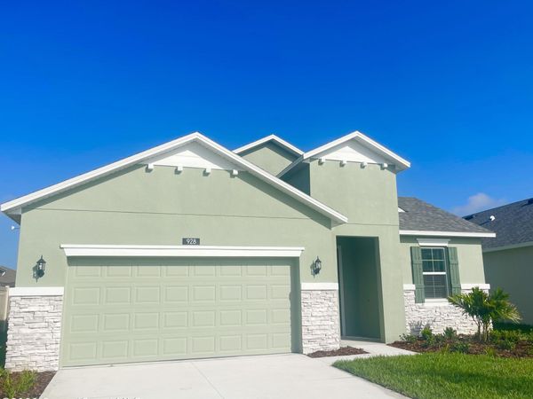 928 Soleway Avenue NW, Palm Bay, FL 32907