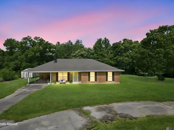 31735 N Doyle Rd, Holden, LA 70744