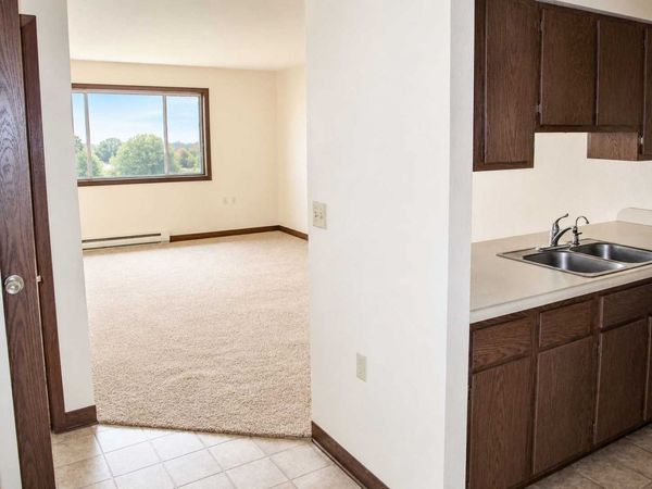 401 S Oak Street , Unit 8, Ellsworth, MN 56129