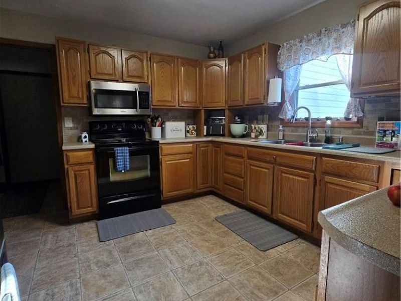 451 Bur Oak Drive, Greenville, OH 45331 Photo 5