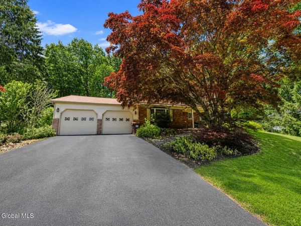 11 Hearthside Drive, Ballston Lake, NY 12019