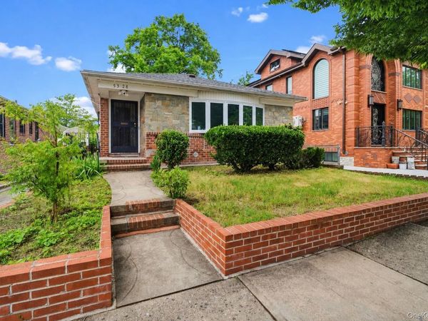 5328 Oceania Street, Oakland Gardens, NY 11364