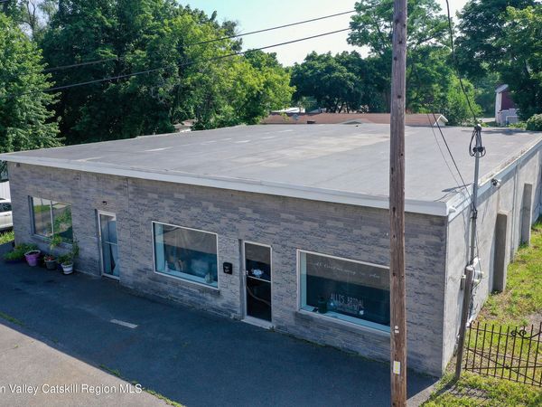 4 Central Avenue, Ravena, NY 12143