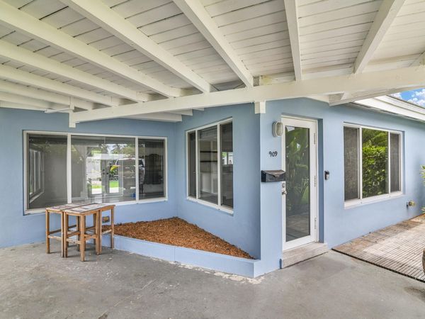 909 SE 16 Place, Deerfield Beach, FL 33441