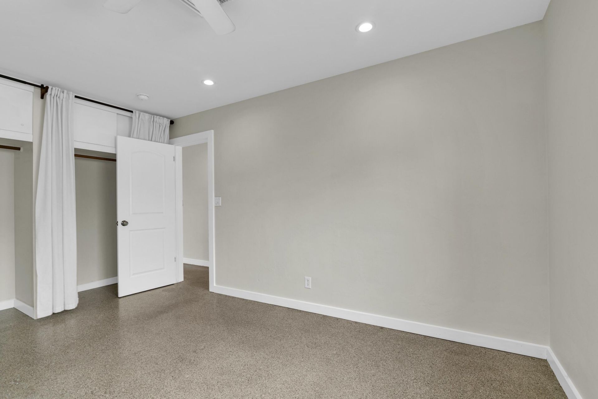 909 SE 16 Place, Deerfield Beach, FL 33441 Photo