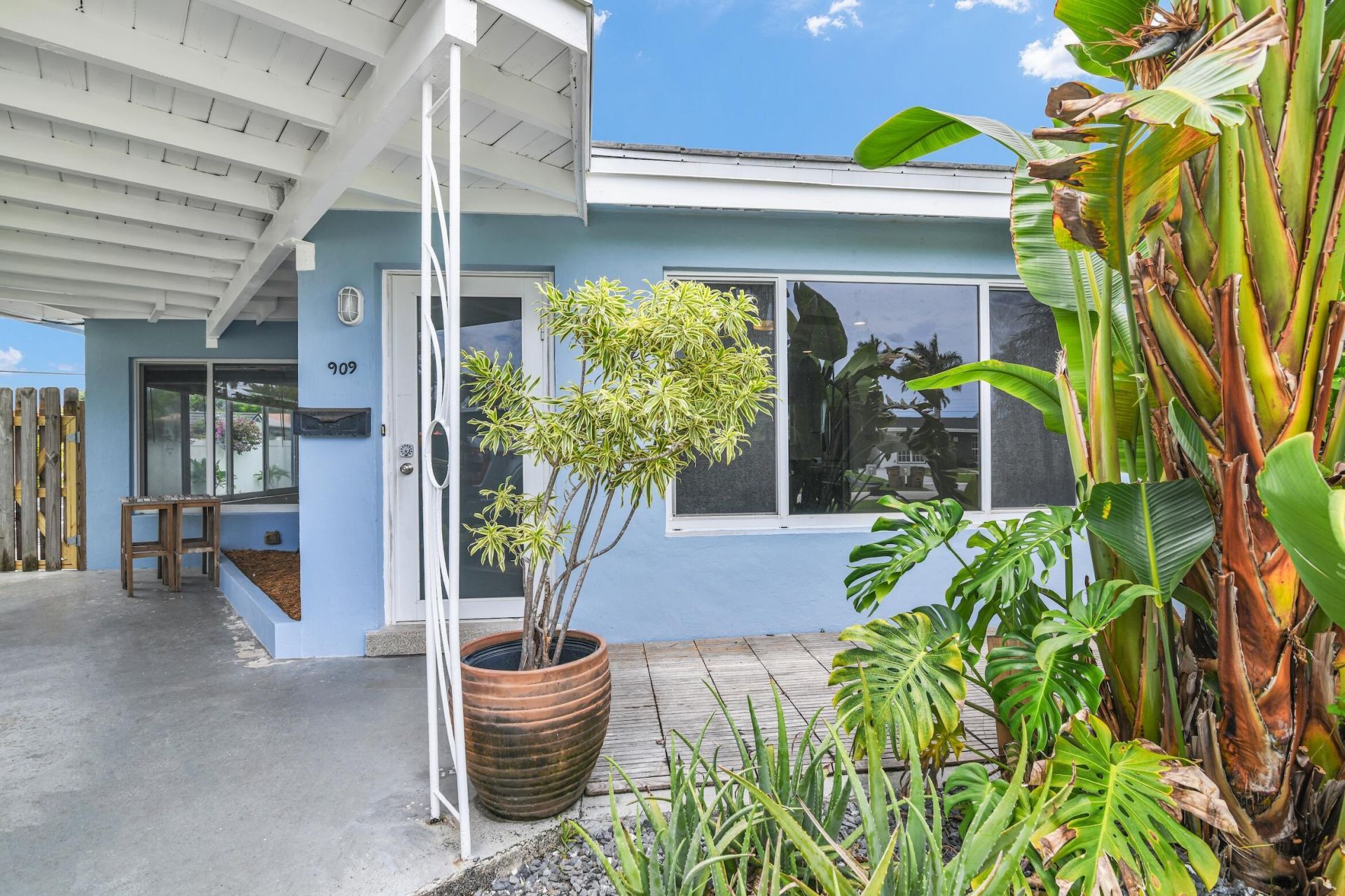 909 SE 16 Place, Deerfield Beach, FL 33441 Photo