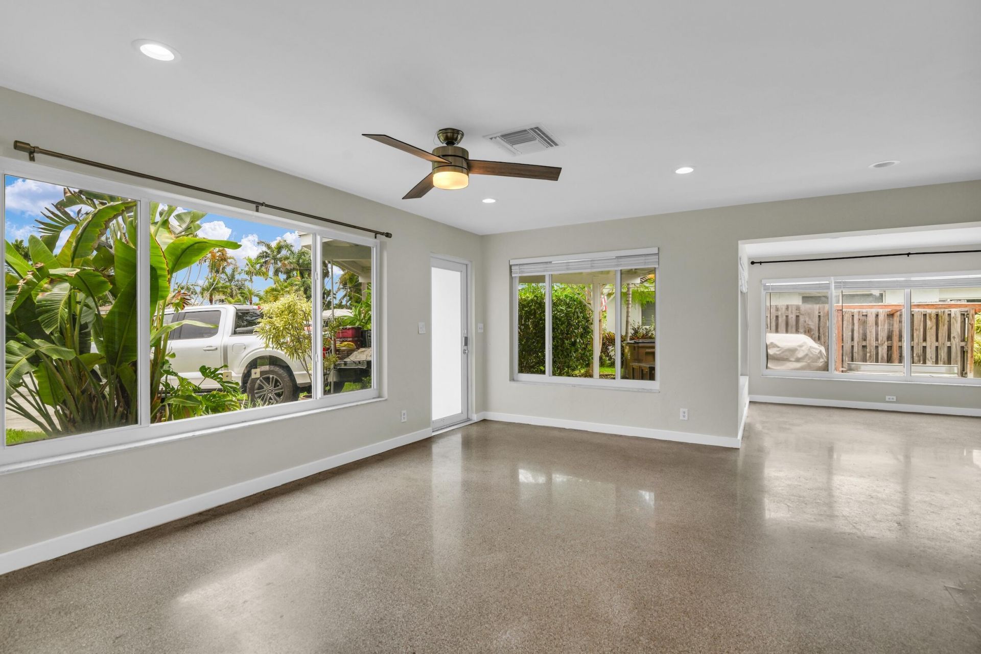 909 SE 16 Place, Deerfield Beach, FL 33441 Photo