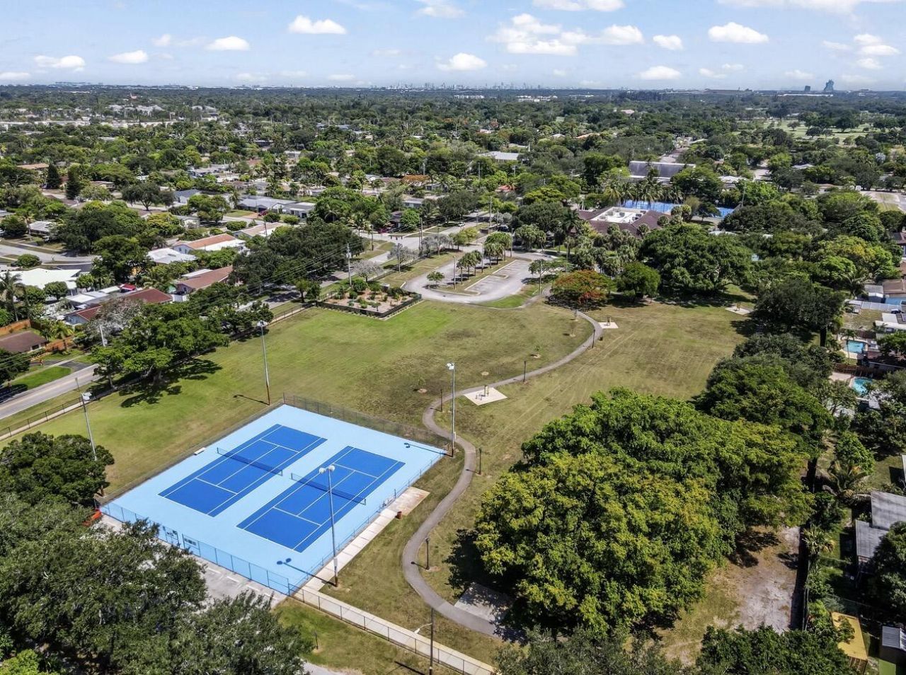 542 NW 47th Avenue, Plantation, FL 33317 Photo
