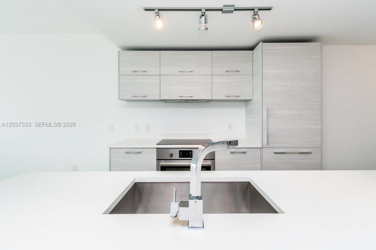650 NE 32nd St , Unit 805, Miami, FL 33137 Photo