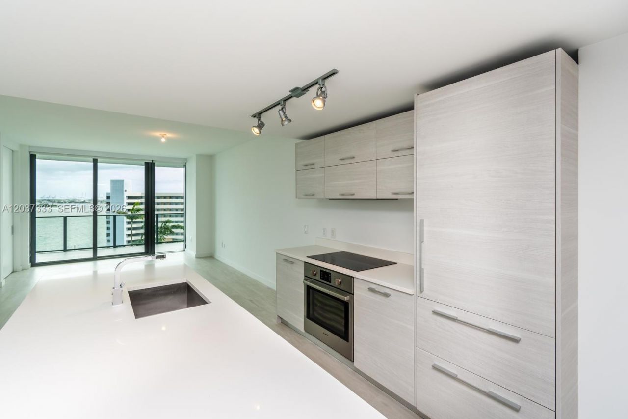 650 NE 32nd St , Unit 805, Miami, FL 33137 Photo