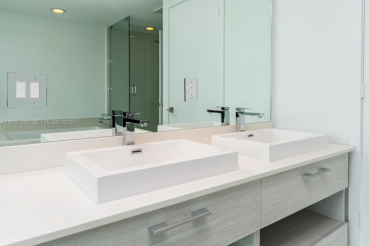 650 NE 32nd St , Unit 805, Miami, FL 33137 Photo