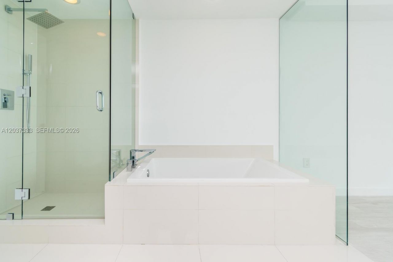 650 NE 32nd St , Unit 805, Miami, FL 33137 Photo