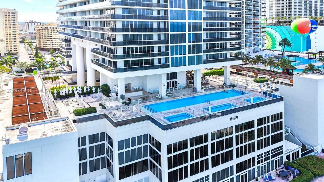 1850 S Ocean Dr, Unit 405, Hallandale Beach, FL 33009 Photo