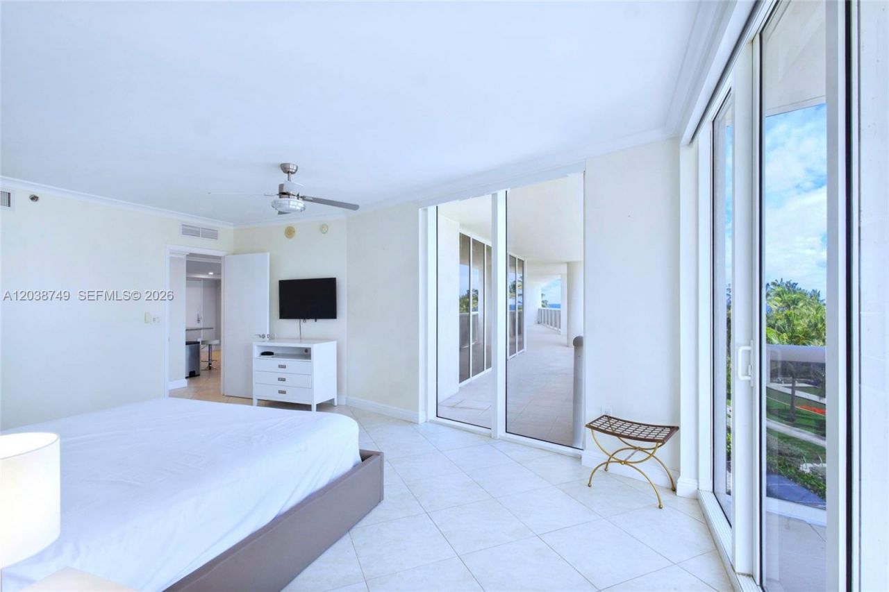 1850 S Ocean Dr, Unit 405, Hallandale Beach, FL 33009 Photo