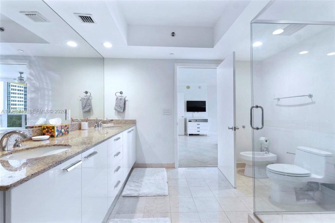 1850 S Ocean Dr, Unit 405, Hallandale Beach, FL 33009 Photo