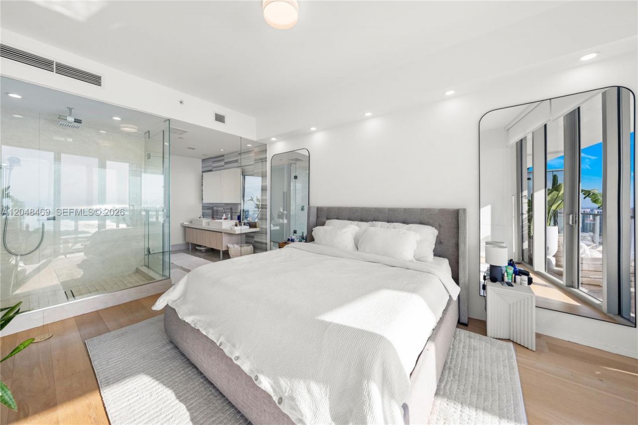 1100 Biscayne Blvd, Unit 5004, Miami, FL 33132 Photo