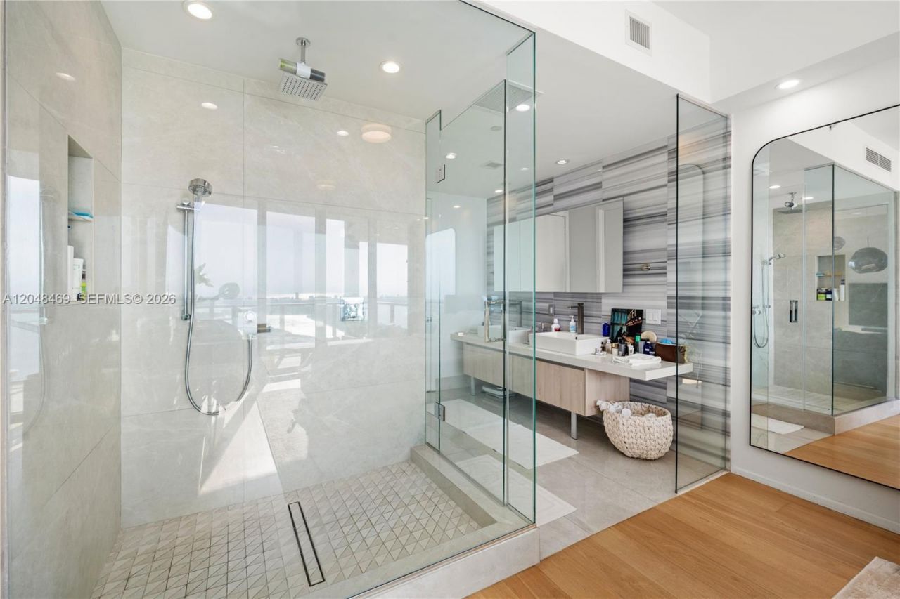 1100 Biscayne Blvd, Unit 5004, Miami, FL 33132 Photo