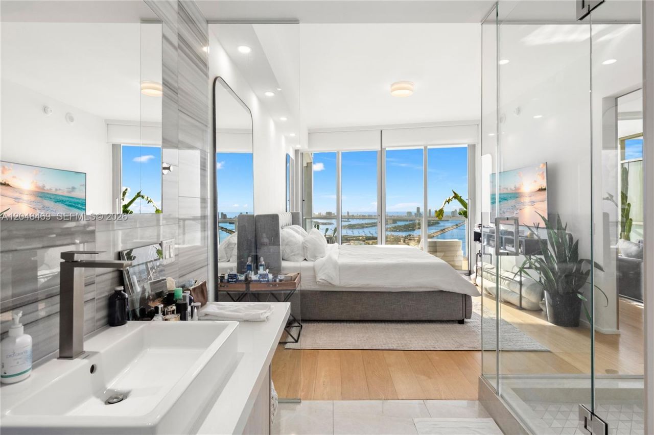 1100 Biscayne Blvd, Unit 5004, Miami, FL 33132 Photo