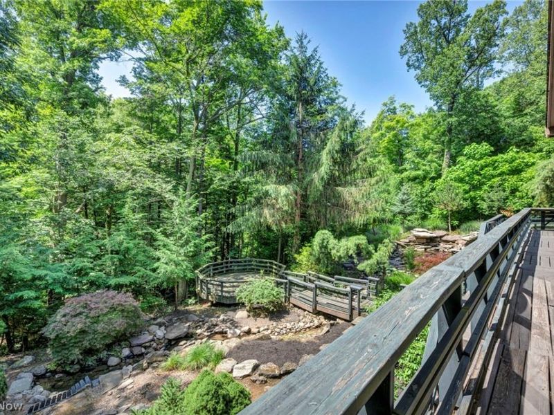 35550 Hanna Road, Willoughby Hills, OH 44094 Photo 8