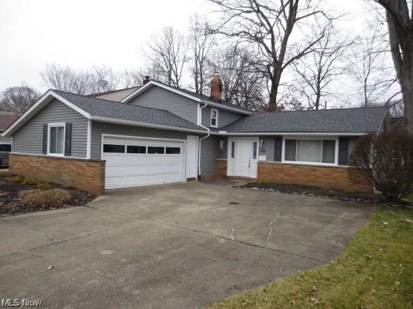 6593 Forest Glen Avenue , Solon, OH 44139