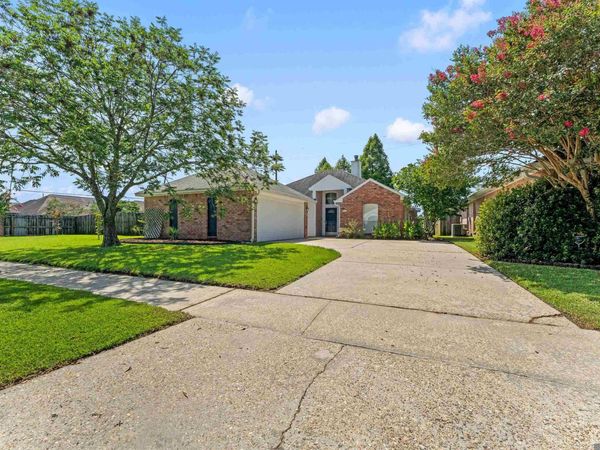 17848 Christophers Crossing Dr, Baton Rouge, LA 70817