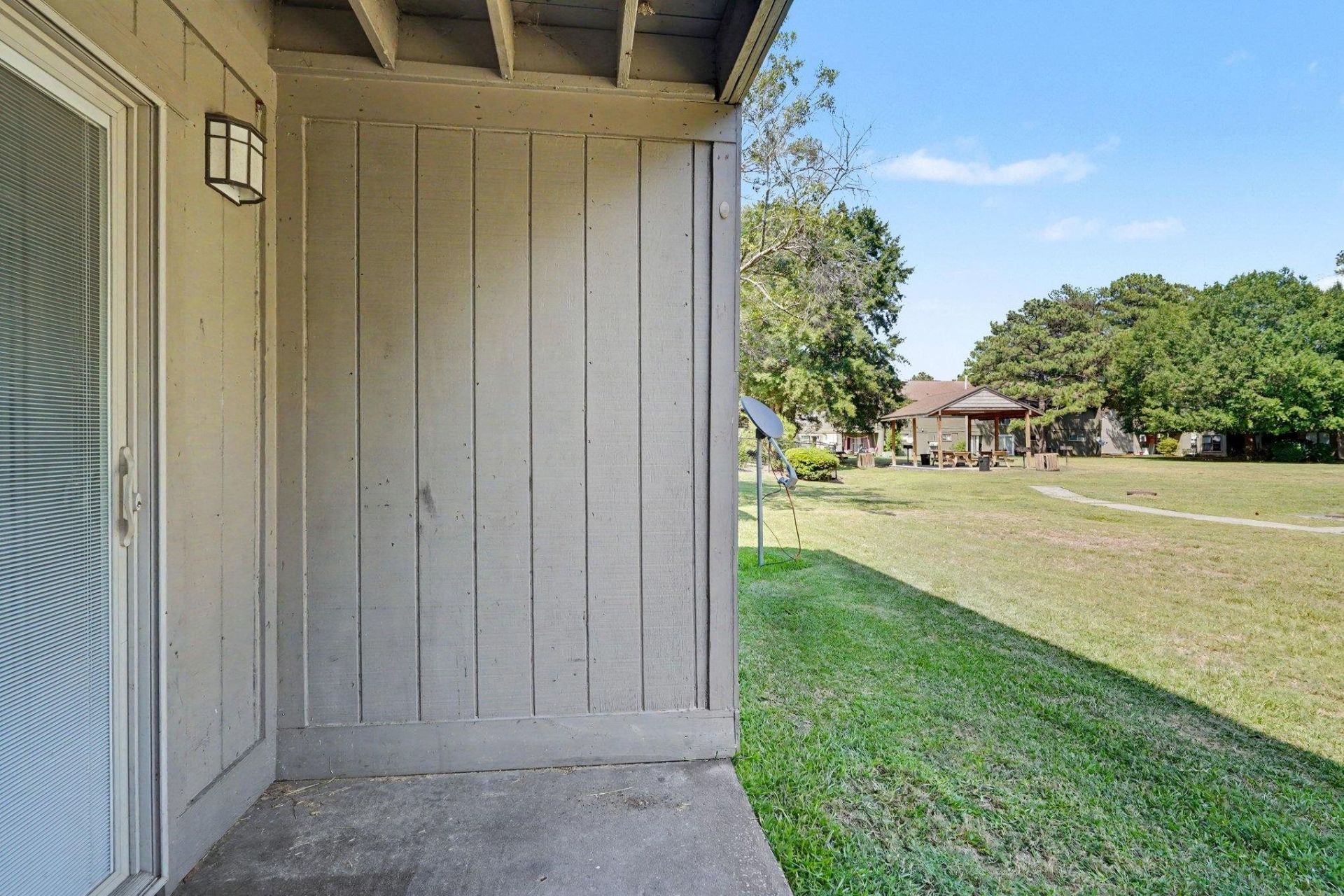 2000 Greens Blvd. Photo 20
