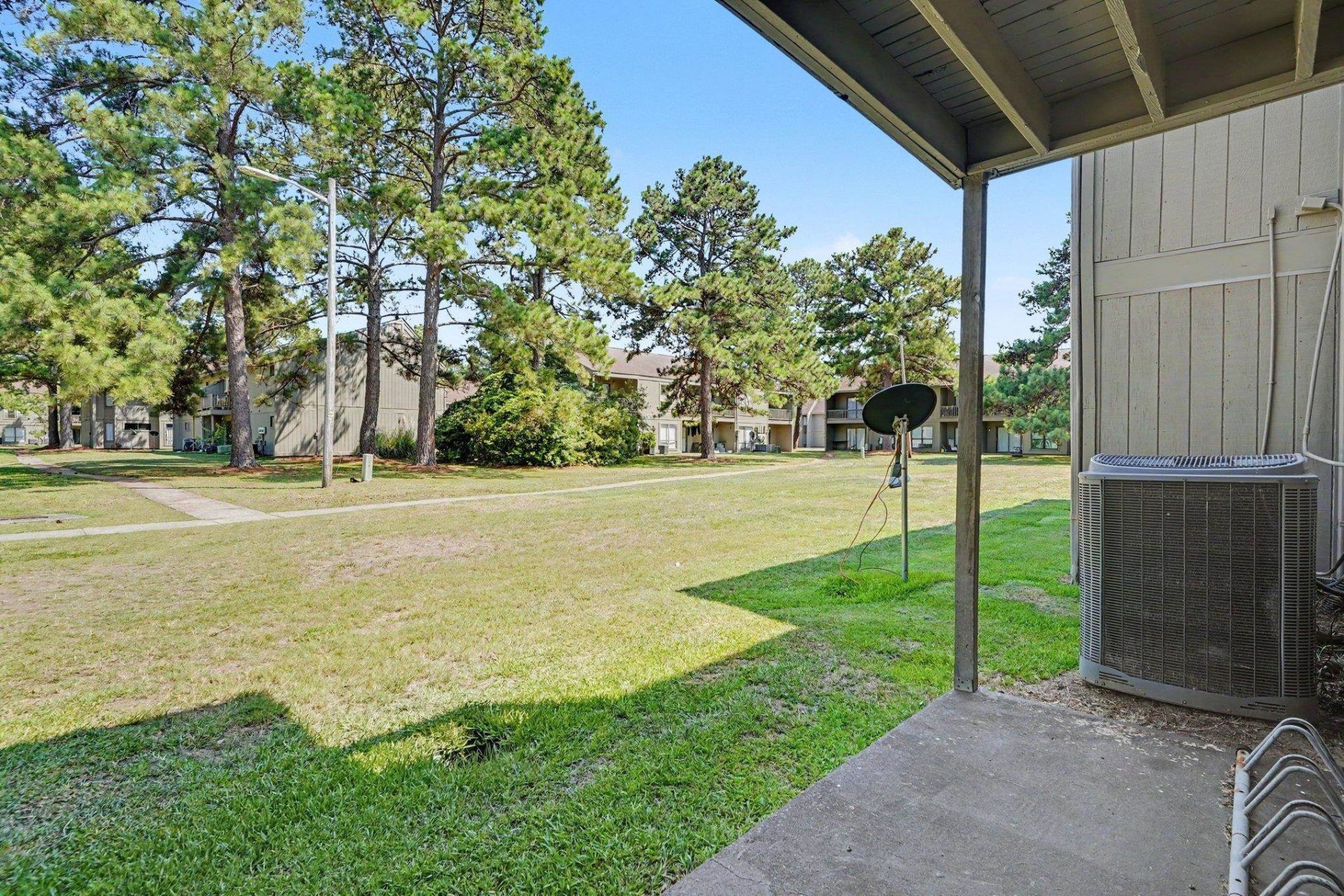2000 Greens Blvd. Photo 22