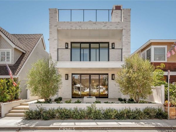 225 Diamond, Newport Beach, CA 92662