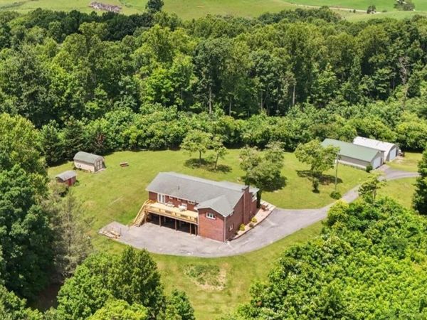 456 Brentwood Private Drive, Bristol, TN 37620