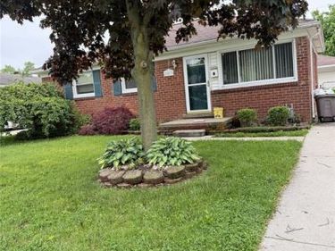 29572 Red Cedar Drive, Flat Rock, MI 48134