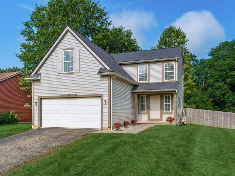 342 Shawnee Loop S, Pataskala, OH 43062 Photo 1