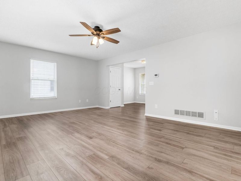 342 Shawnee Loop S, Pataskala, OH 43062 Photo 7