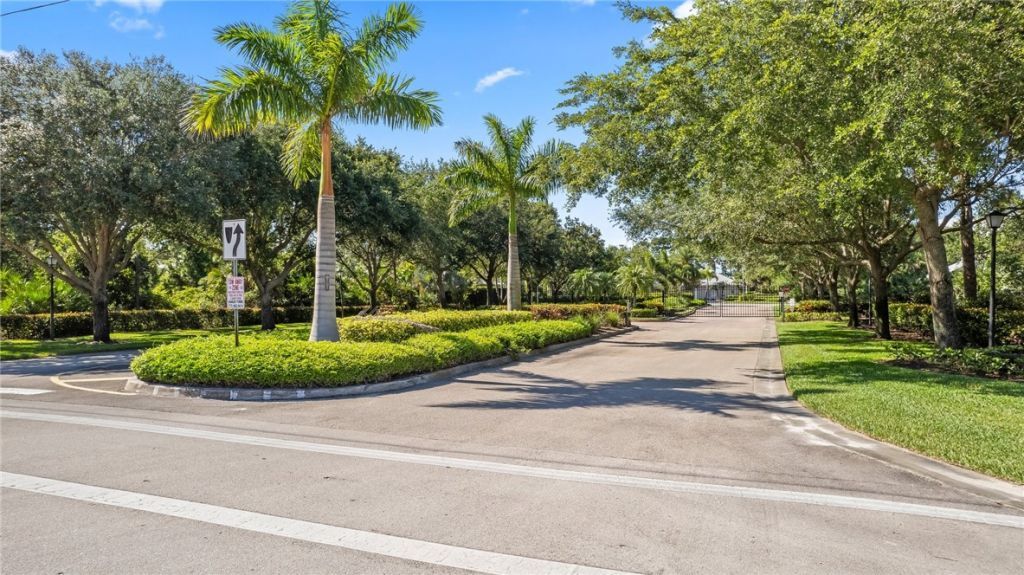 1143 4th Lane Sw, Vero Beach, FL 32962 Photo