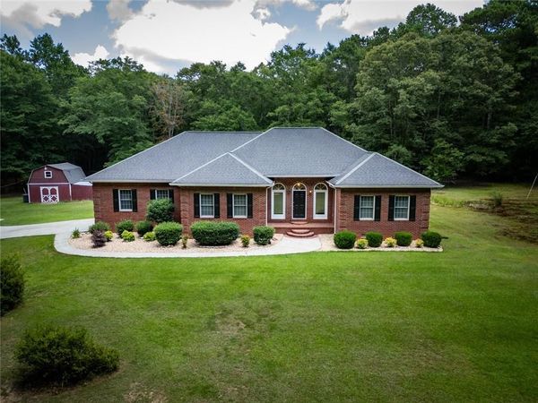 606 Higgins Road , Jackson, GA 30233