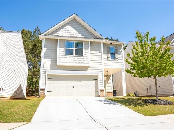 48 Southwind Circle , Newnan, GA 30265