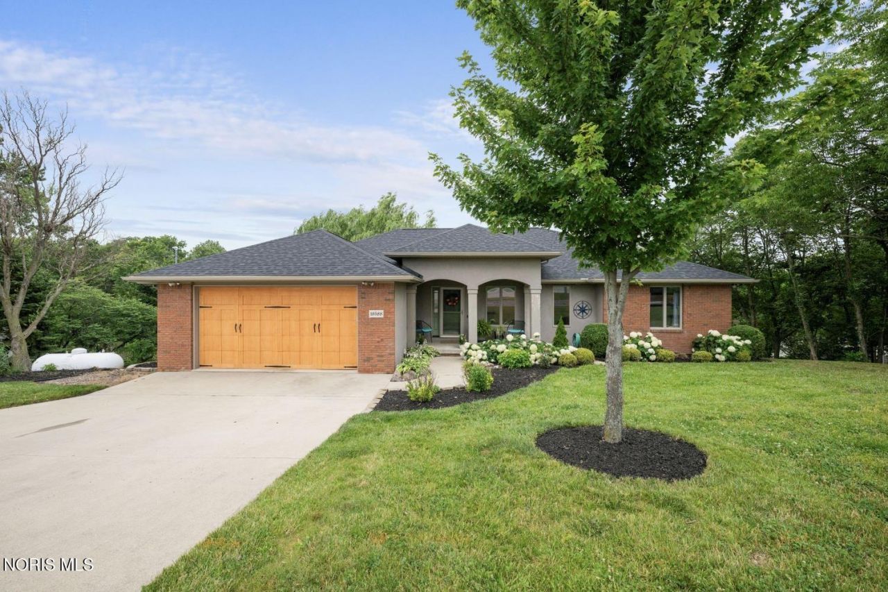 19588 W River Road, Bowling Green, OH 43402 Main Photo