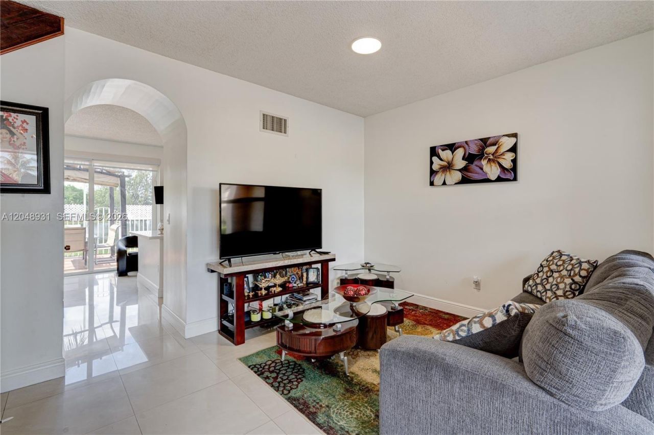 8535 SW 152nd Ave , Unit 204, Miami, FL 33193 Photo