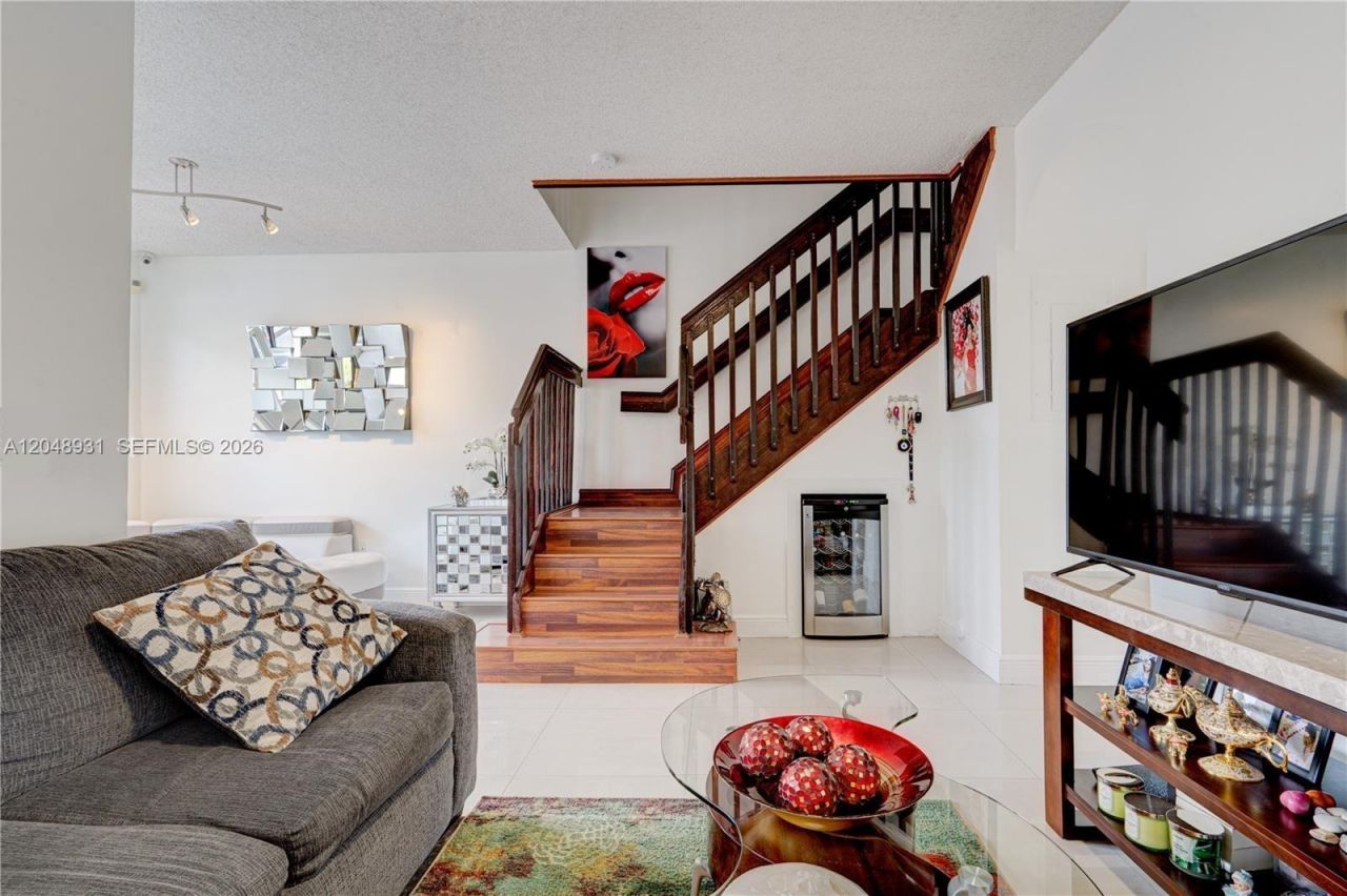 8535 SW 152nd Ave , Unit 204, Miami, FL 33193 Photo