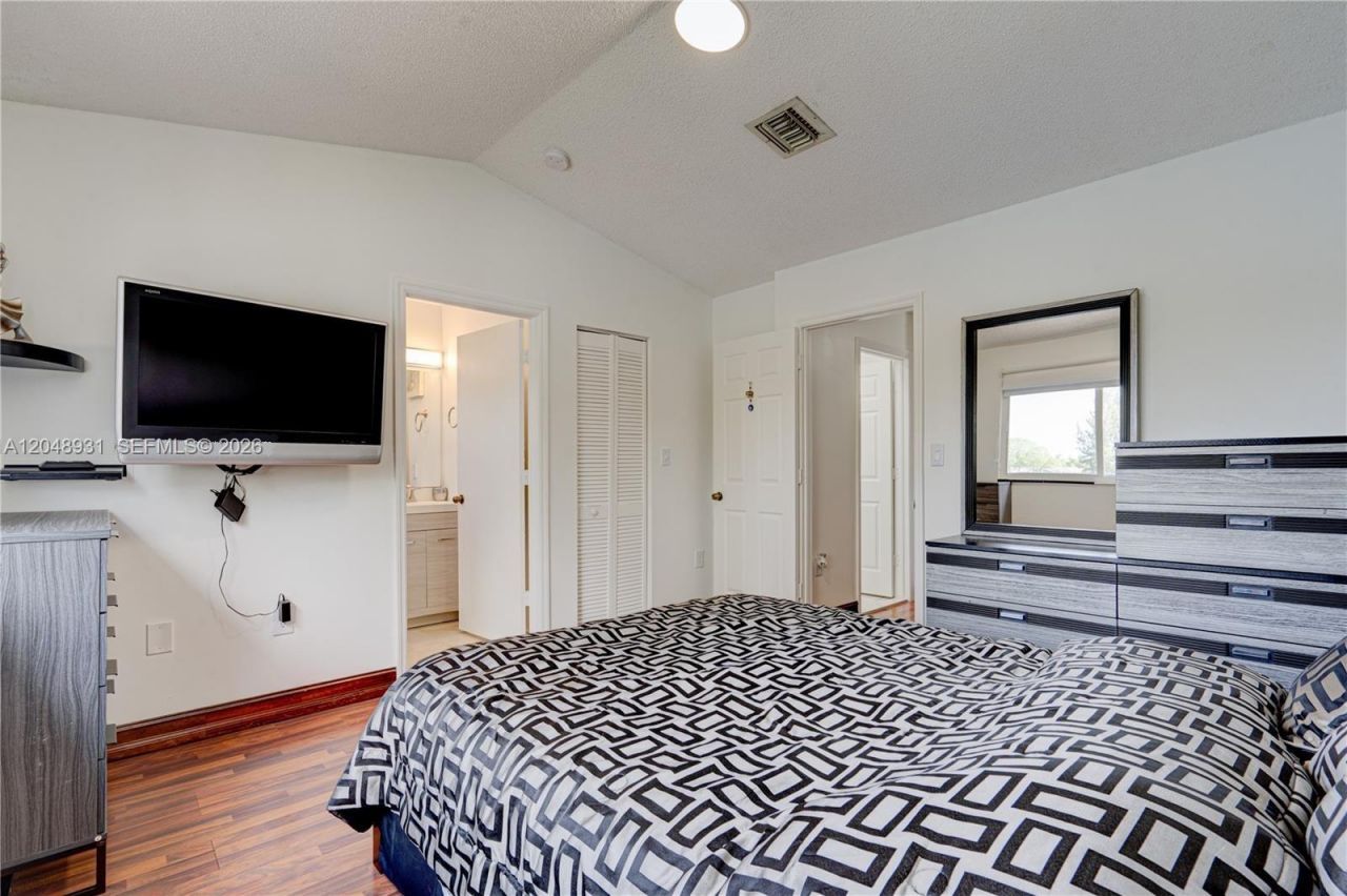8535 SW 152nd Ave , Unit 204, Miami, FL 33193 Photo