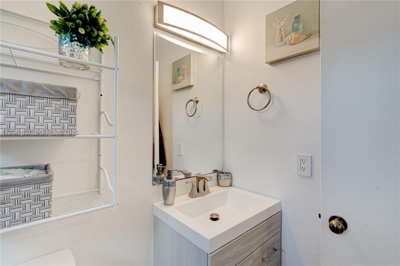 8535 SW 152nd Ave , Unit 204, Miami, FL 33193 Photo