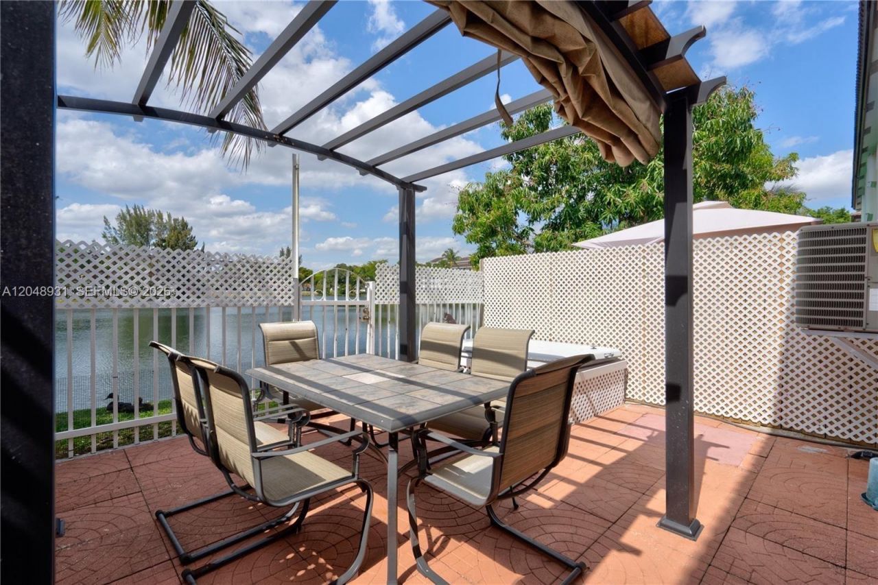 8535 SW 152nd Ave , Unit 204, Miami, FL 33193 Photo
