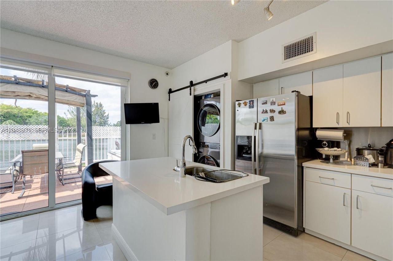8535 SW 152nd Ave , Unit 204, Miami, FL 33193 Photo