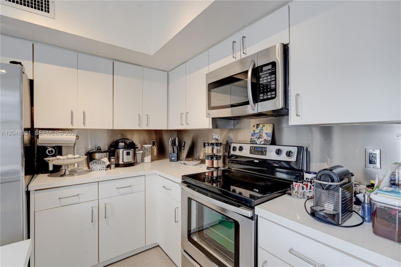 8535 SW 152nd Ave , Unit 204, Miami, FL 33193 Photo