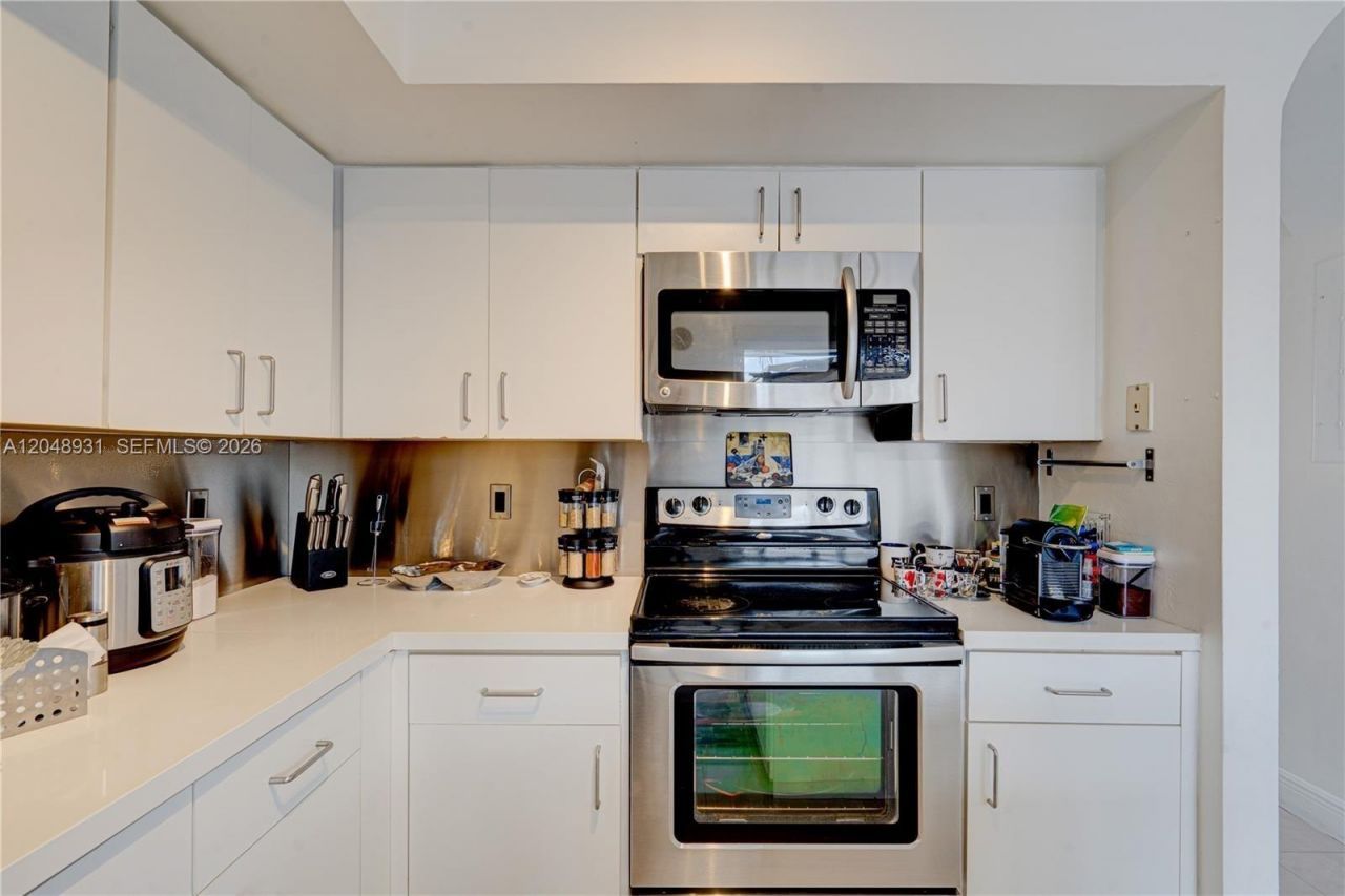 8535 SW 152nd Ave , Unit 204, Miami, FL 33193 Photo