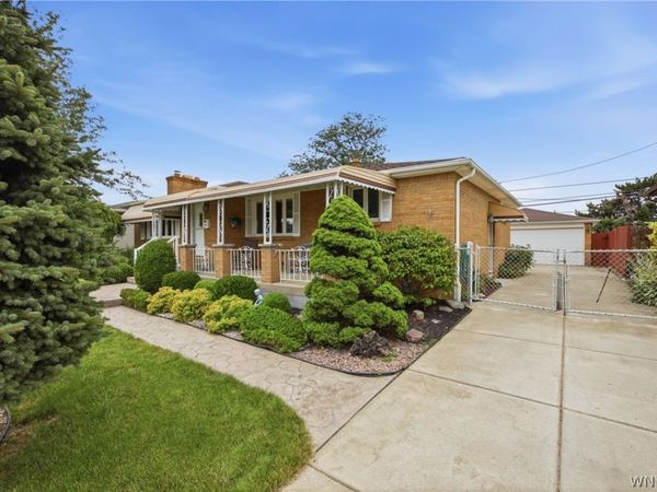 74 Leni Lane , Cheektowaga, NY 14225