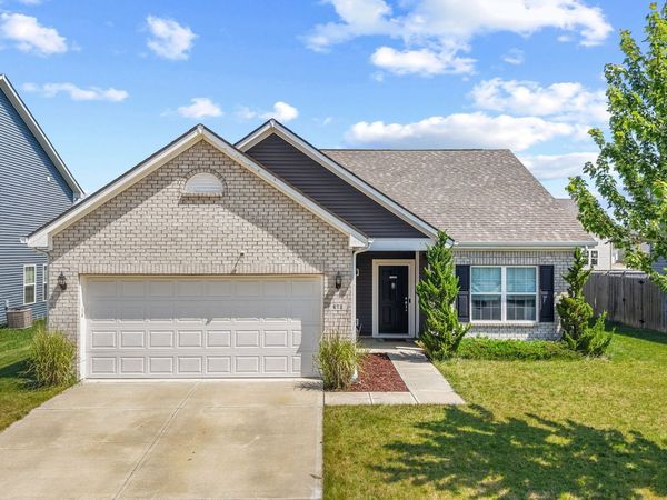 672 Albermarle Drive, Pittsboro, IN 46167