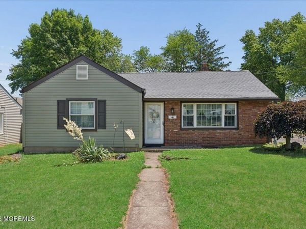 42 Walnut Street, Edison, NJ 08817