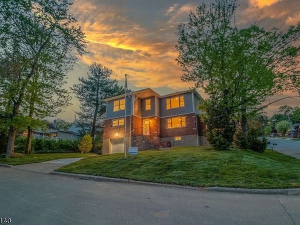 205 Gordon Ave, Totowa, NJ 07512
